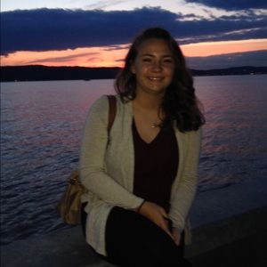 Meet your Posher, Dana