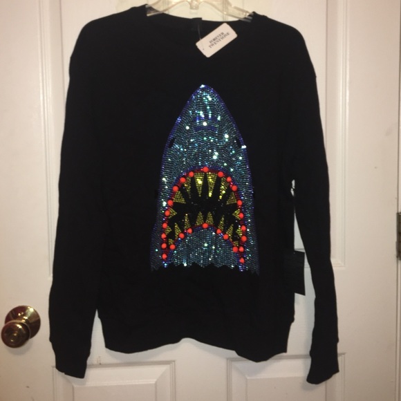 Black sweatshirt with shark