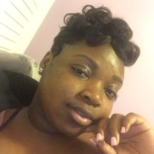 Meet your Posher, Azia