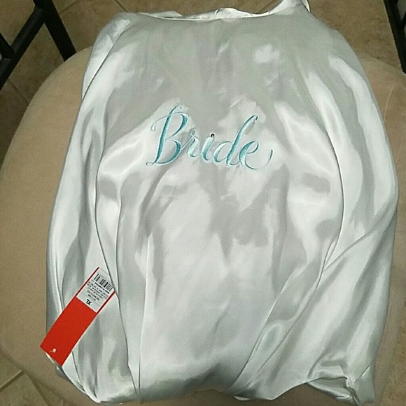 Bride night robe-NWT