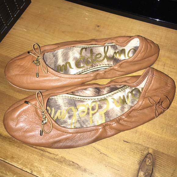 Size 7.5 tan flats