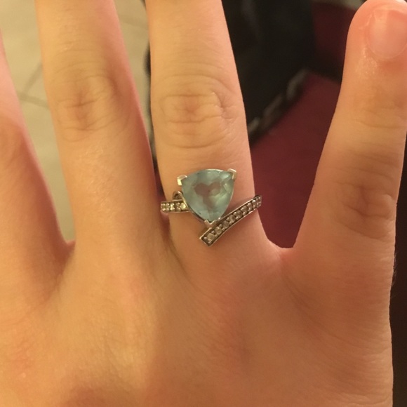 Beautiful light blue ring!!