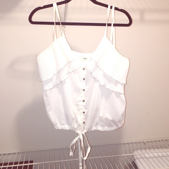 Adorable white tank!