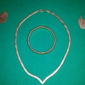 Costume jewelry set- necklace, bracelet, & earring