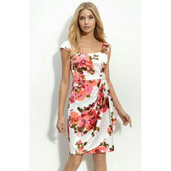 Maggy London Dresses & Skirts - Maggy London watercolor flowers sheath dress