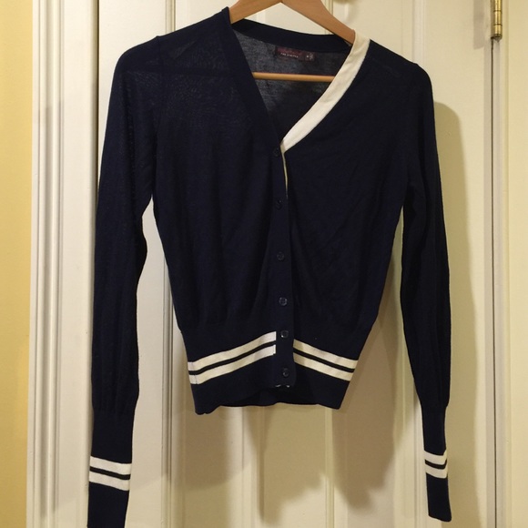 Limited thin sweater
