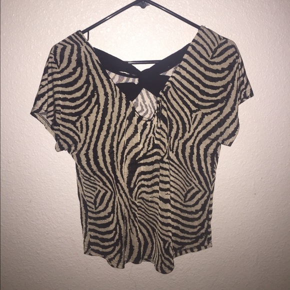 Forever21 Zebra print top - Picture 2 of 2