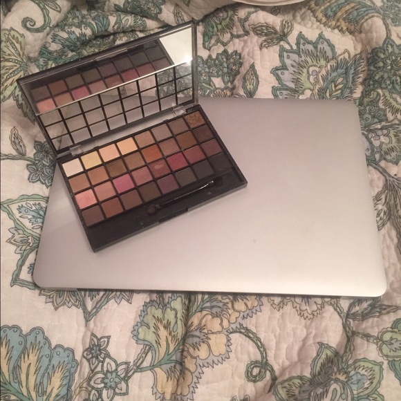 Additional Pictures of the ELF Eyeshadow Palette