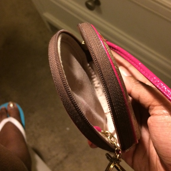 Coach pouch - Picture 2 of 3