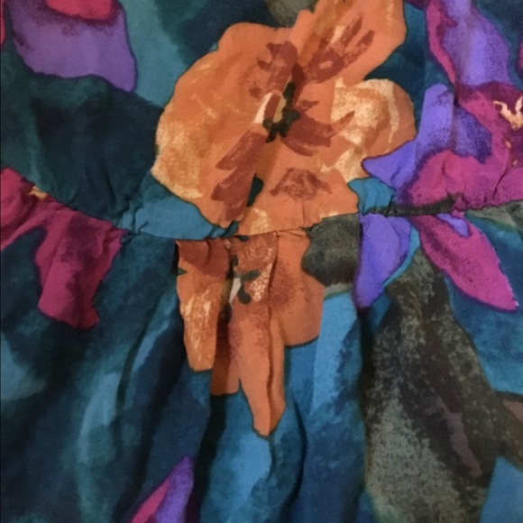 Vibrant strappy dress with pockets - Picture 3 of 4