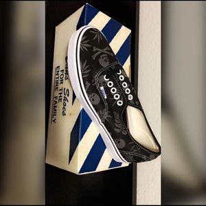 Shoes men size 7.5 women 9.0 unisex