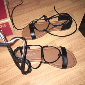 Tie up sandals brand new size 9