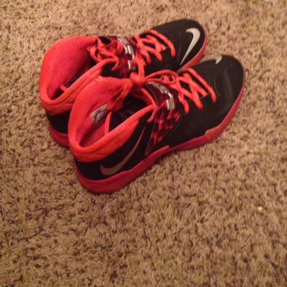 Nike shoes - Picture 1 of 1