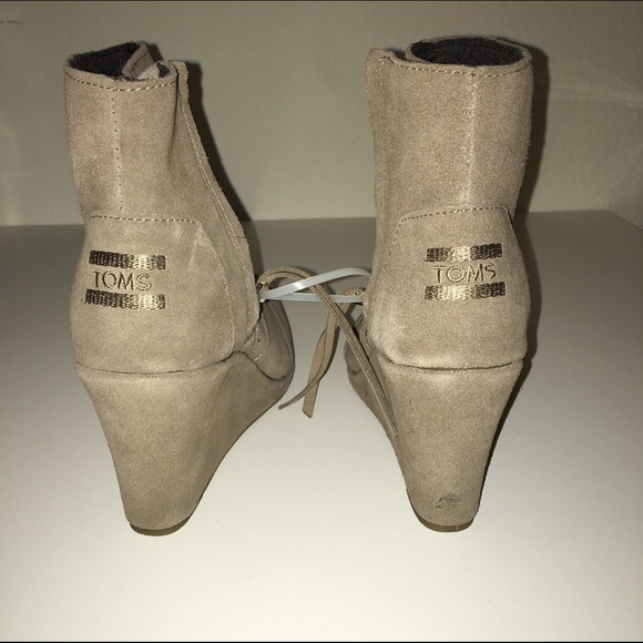 TOMS boots