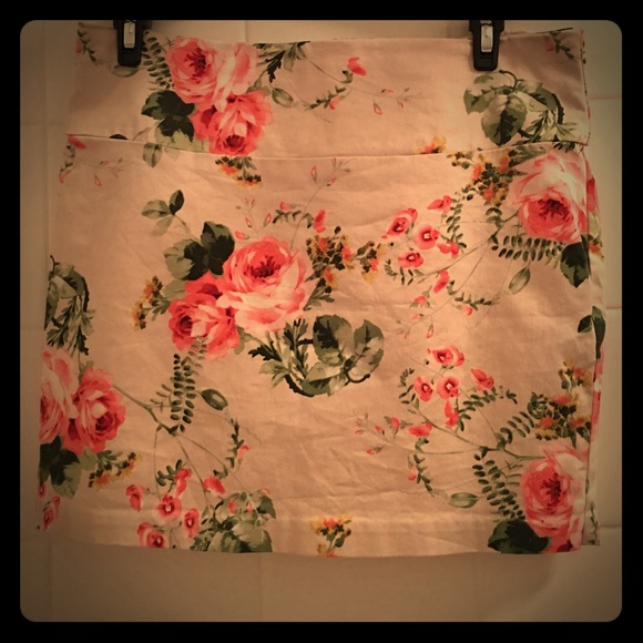 Floral Print mini skirt, Forever 21.
