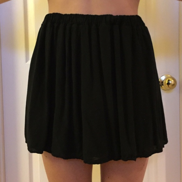 Black, flowey skirt
