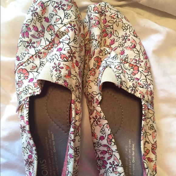 Toms