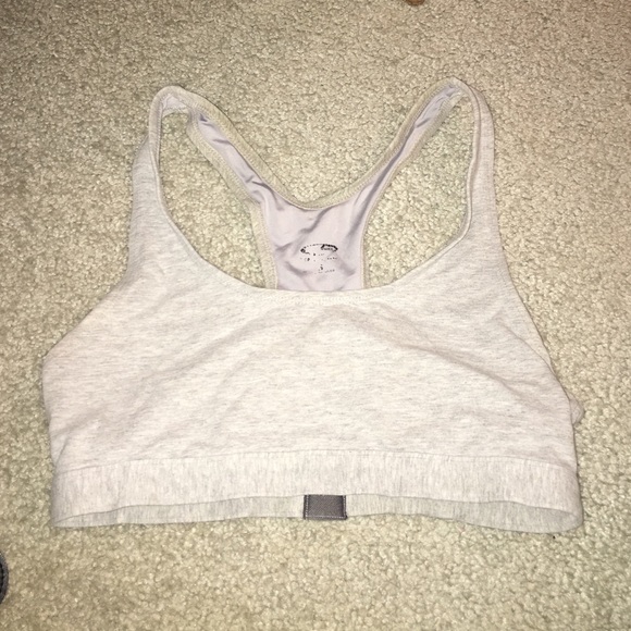 sports bra