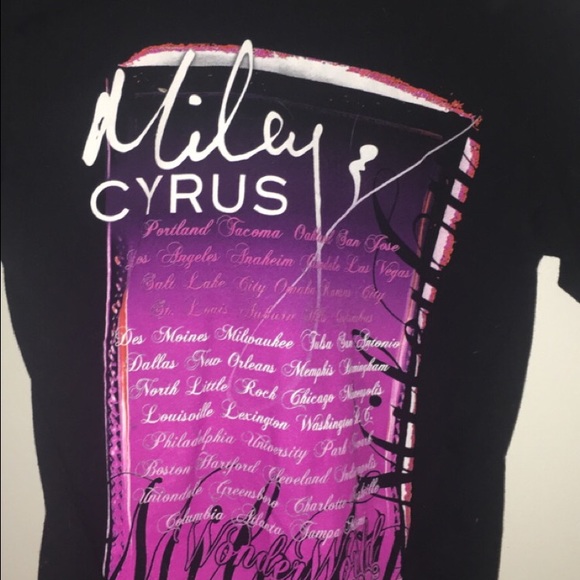 Miley Cyrus 2009 Concert Tour Tee Size Small - Picture 3 of 4