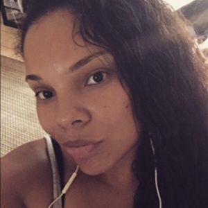 Meet your Posher, Arielle