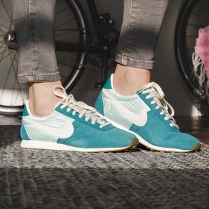 Nike Pre Montreal Racer [athletic sneakers]