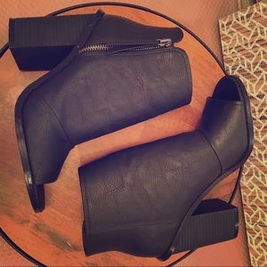 F21 black faux leather open toed booties
