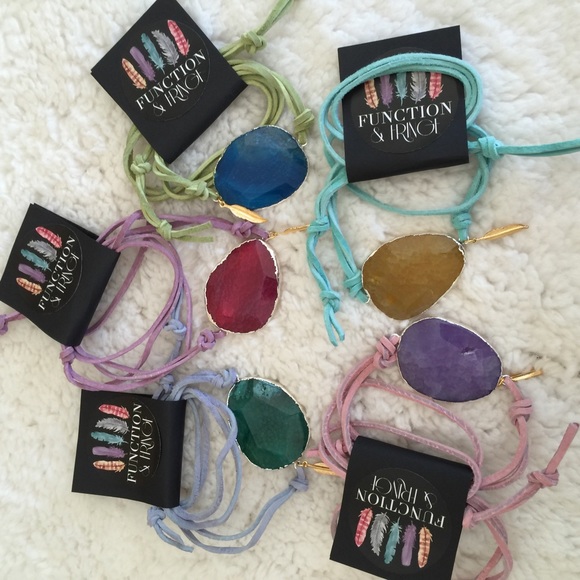 🌟SALE🌟Silver Druzy & Leather Bracelet in Green - Picture 3 of 3