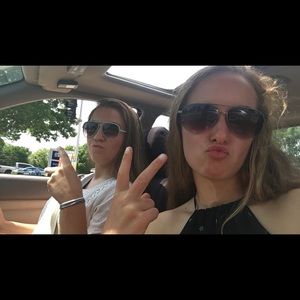 Meet your Posher, Olivia