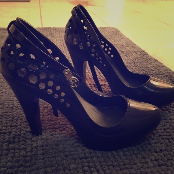 Black mary jane style pumps