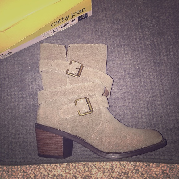 Ankle booties