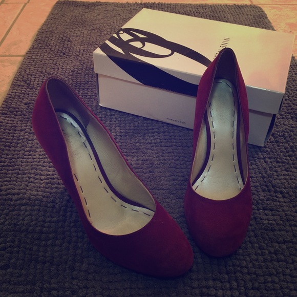 Burgundy wedge pumps