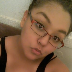 Meet your Posher, Halena