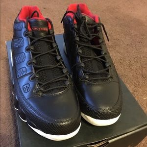 Jordans retro 9s,