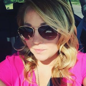 Meet your Posher, Bailey