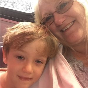 Meet your Posher, Debi