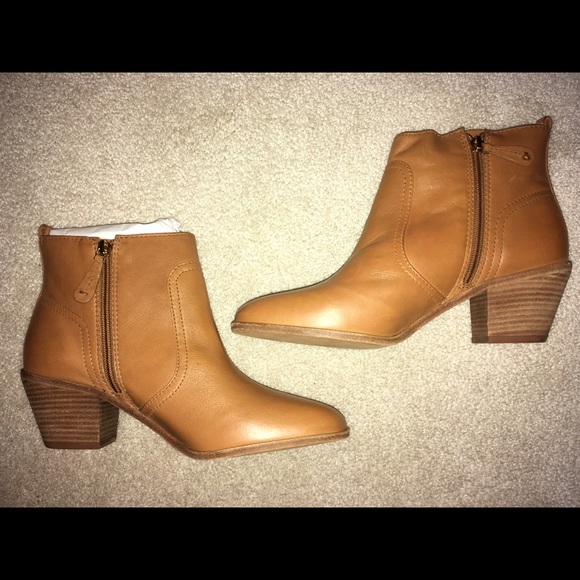 Tory Burch Leena Booties - Picture 3 of 4