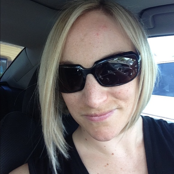 Meet your Posher, Beccy - Picture 3 of 3