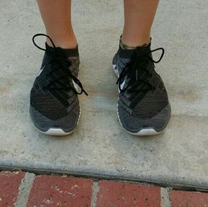 Women's Nike flyknit 3.0 like new size 7 or 6
