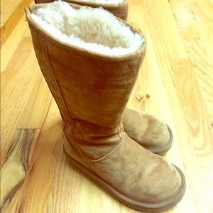 🥰 UGG Tall Chestnut Boots