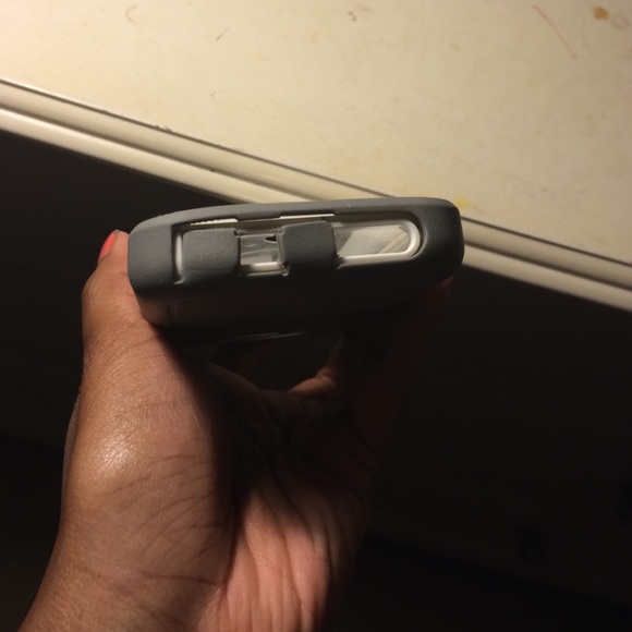 OttorBox for IPhone 5s - Picture 4 of 4