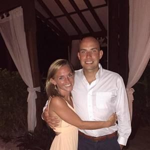 Meet your Posher, Hallie