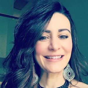 Meet your Posher, Flavia