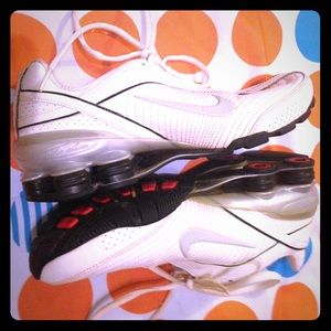 White Nike Shox