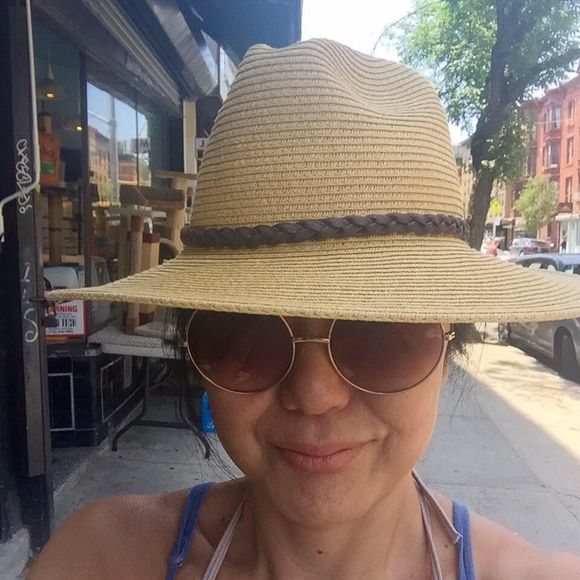 Meet your Posher, Fumiko