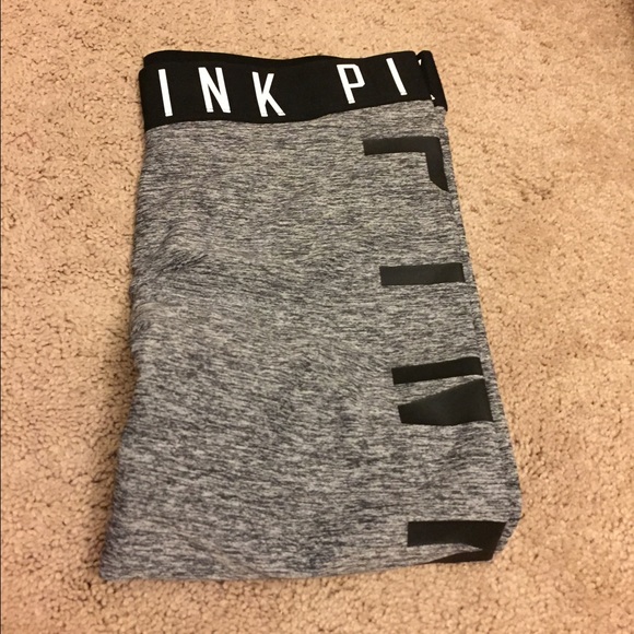 ‼️flash Sale‼️VS PINK ultimate crop - Picture 3 of 3