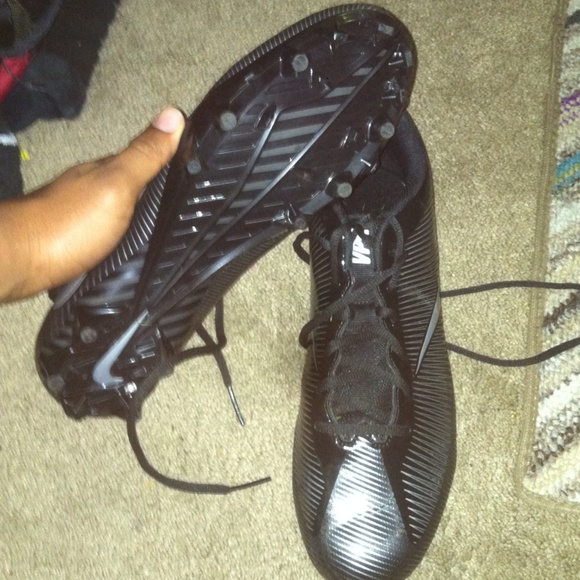 Nike football cleats - Picture 3 of 3