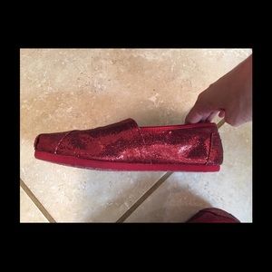 Glitter Red Toms