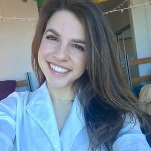 Meet your Posher, Alexis