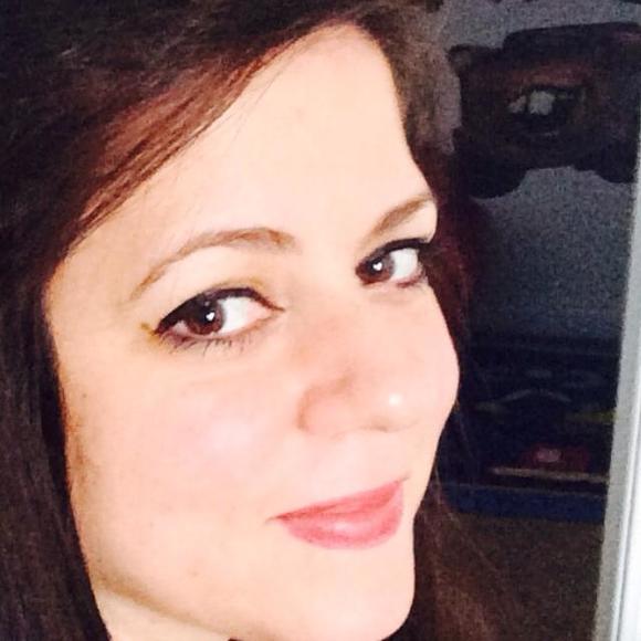 Meet your Posher, Roula - Picture 1 of 1