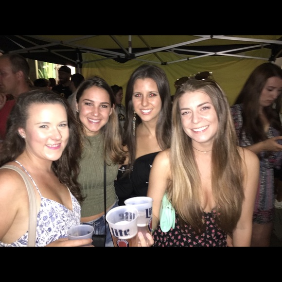 Meet your Posher, Elana